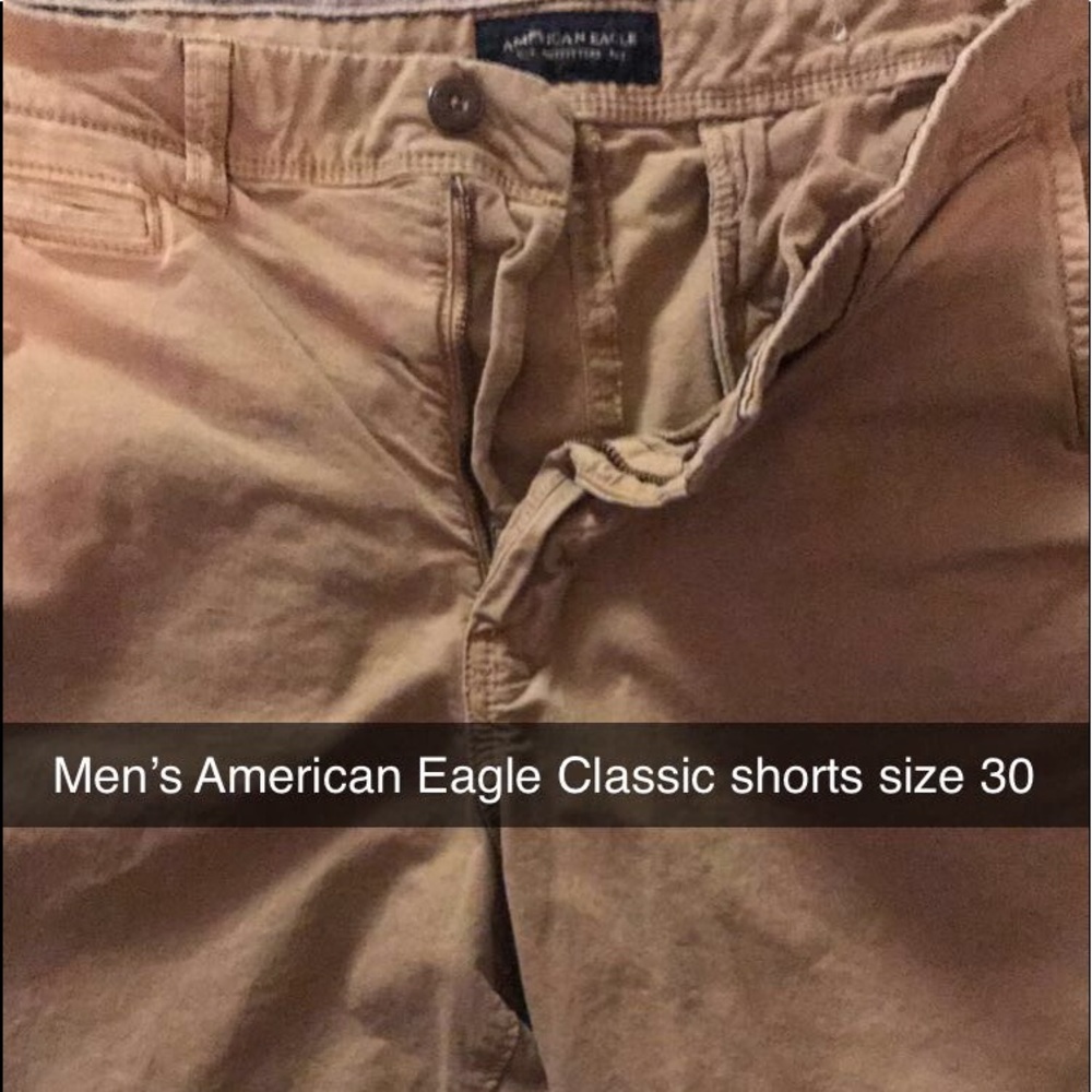 Men’s khaki shorts